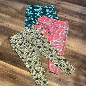 XL set lot of three Capri length leggings yoga pants Fused Hawaii